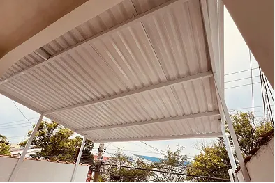 Cobertura em telha sobre área externa